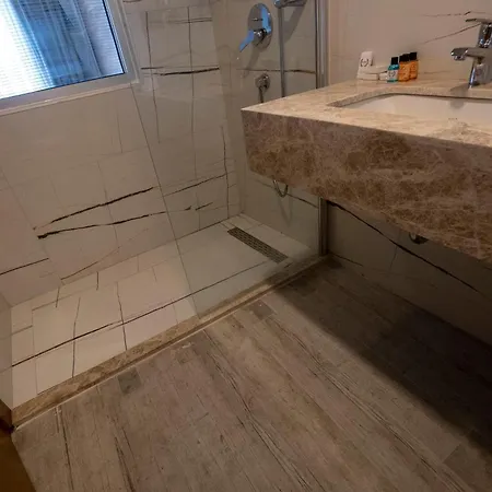 The Nix 4* פטארה